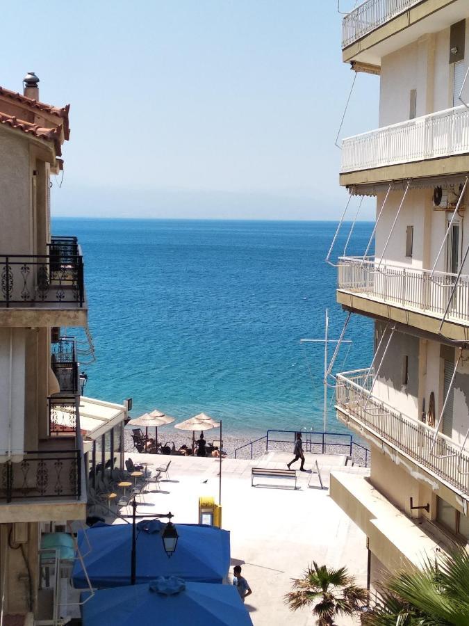 Seaview Apartment In Theheart Of Loutraki Exterior foto